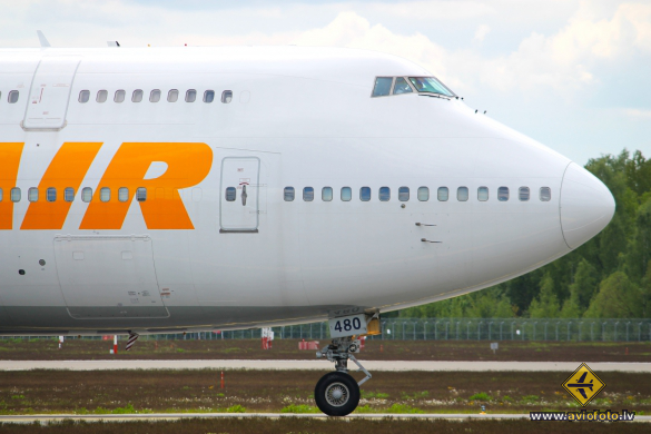 Boeing 747-422